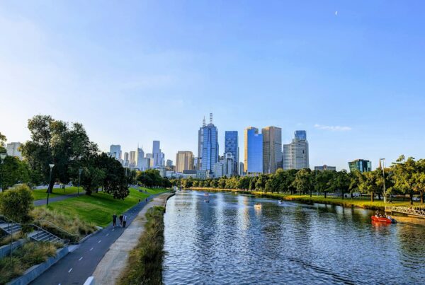 Melbourne skyline reflecting in the Yarra River
